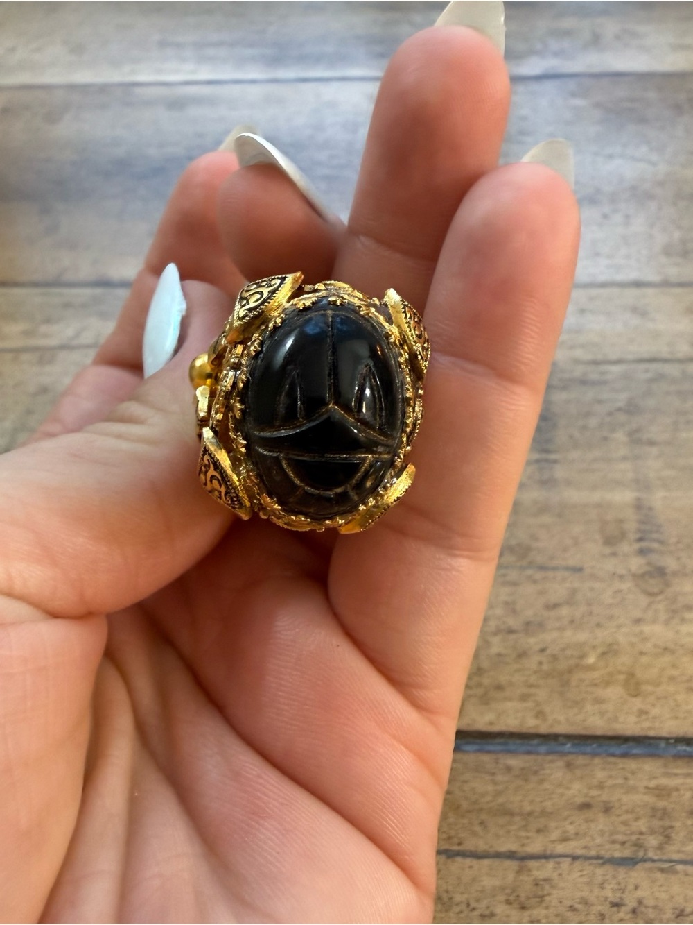 Gold Tone Vintage Filigree Drop Pendant with Black Stone - Women Jewelry - Picture 6 of 7